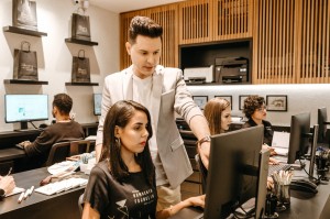 man-teaching-woman